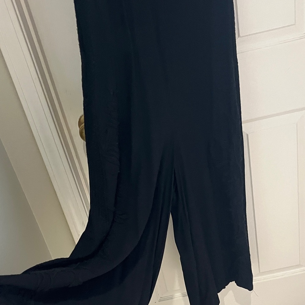 Black Sleeveless romper pantsuit - Picture 3 of 4